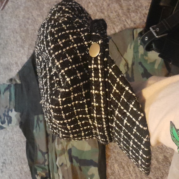 Hat - Picture 3 of 4